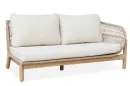 dwuosobowa-sofa-ogrodowa-z-jasnymi-poduszkami-i-plecionym-oparciem-packshot-produktu_1_1.webp