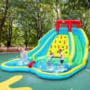 Dmuchany-zamek-wodny-4.webp