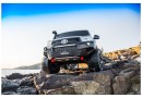Auto-na-Akumulator-Toyota-Hilux-Bialy-7643_2.jpg
