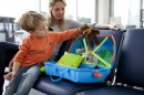 jezdzaca-walizeczka-trunki-samolot-amelia_24468_8.jpg