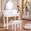 Toaletka-z-lustrem-i-.webp