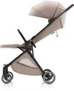 britax-romer-tira-lekki-wozek-spacerowy-dzieciecy-do-miasta-bezowy-teak-3.webp