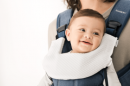 teething-bib-for-baby-carrier-one-white-030121-babybjorn-02-e1534248700643.png